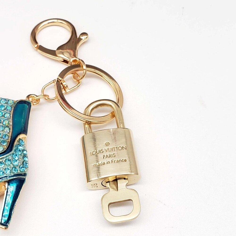 Louis Vuitton Gold Lock 🔑 Authentic LV Padlock + Unbranded Shoe Bag Charm - Picture 9 of 10